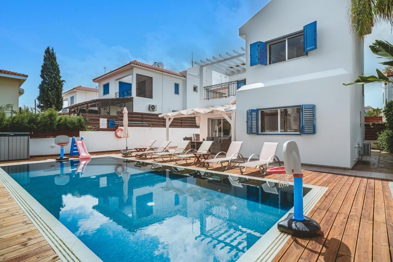 Amphitrite Villa Paralimni Exteriér fotografie